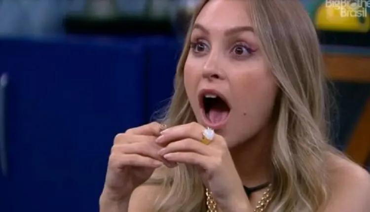 Carla Diaz no quarto secreto BBB21 ao vivo
