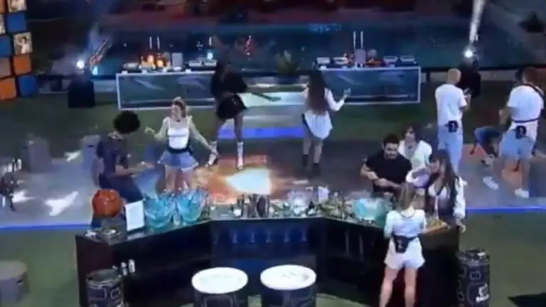 BBB21: Rodolffo faz cena com Thais para provocar ciúmes em Fiuk