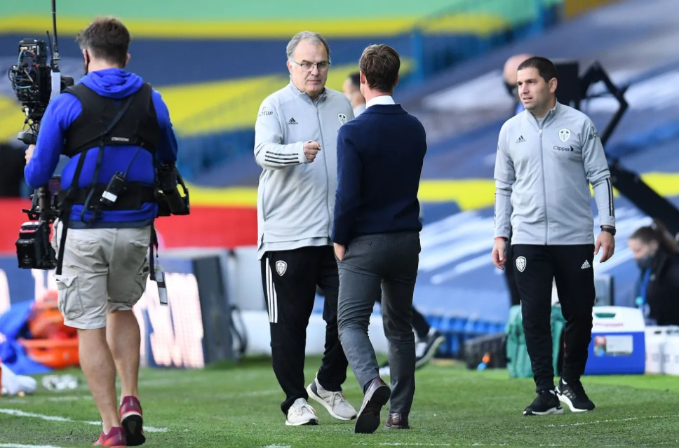 Fulham x Leeds (19/03): onde assistir ao jogo do Campeonato Inglês