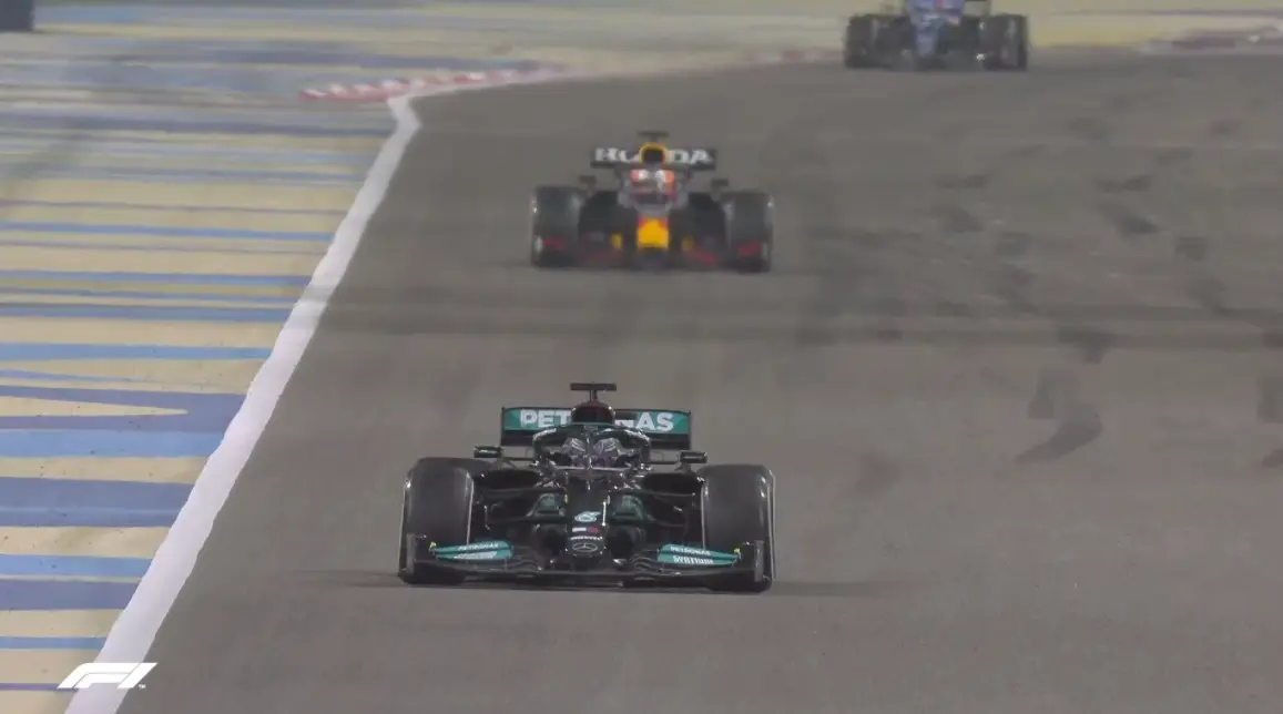 Lewis Hamilton venceu o primeiro GP da temporada de 2021