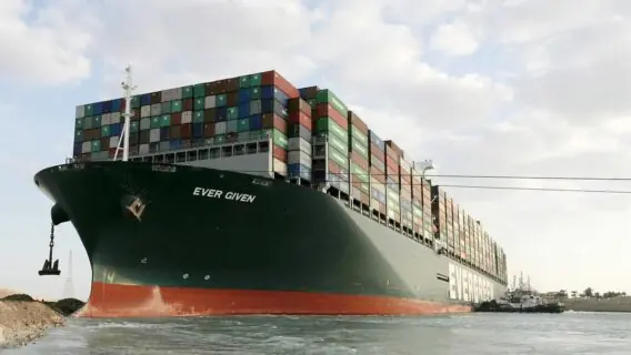 Canal de Suez: como conseguiram desencalhar o navio após 6 dias