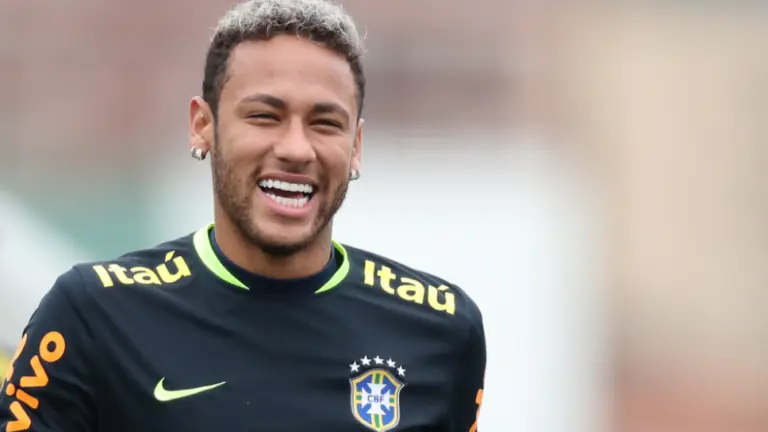 Neymar compra mansão de Claudia Raia por R$ 13 milhões