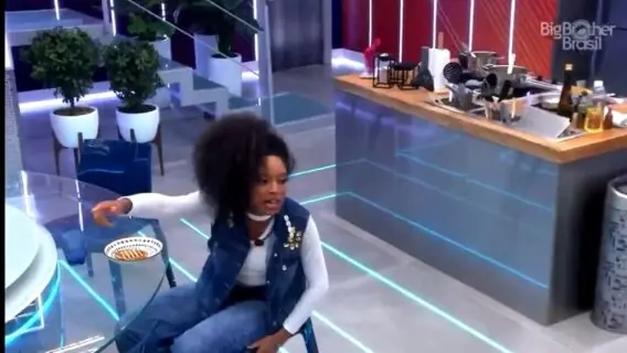 BBB 21: Lumena discute com Fiuk em madrugada pós jogo da discórdia