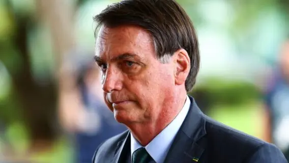 Ministros demitidos no governo Bolsonaro: 6 mudanças em 24 horas