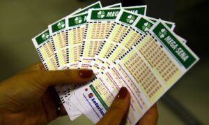 jogar loteria online 茅 seguro