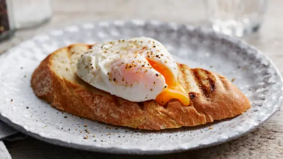 Ovo poché: receita sem gordura e cheia de sabor