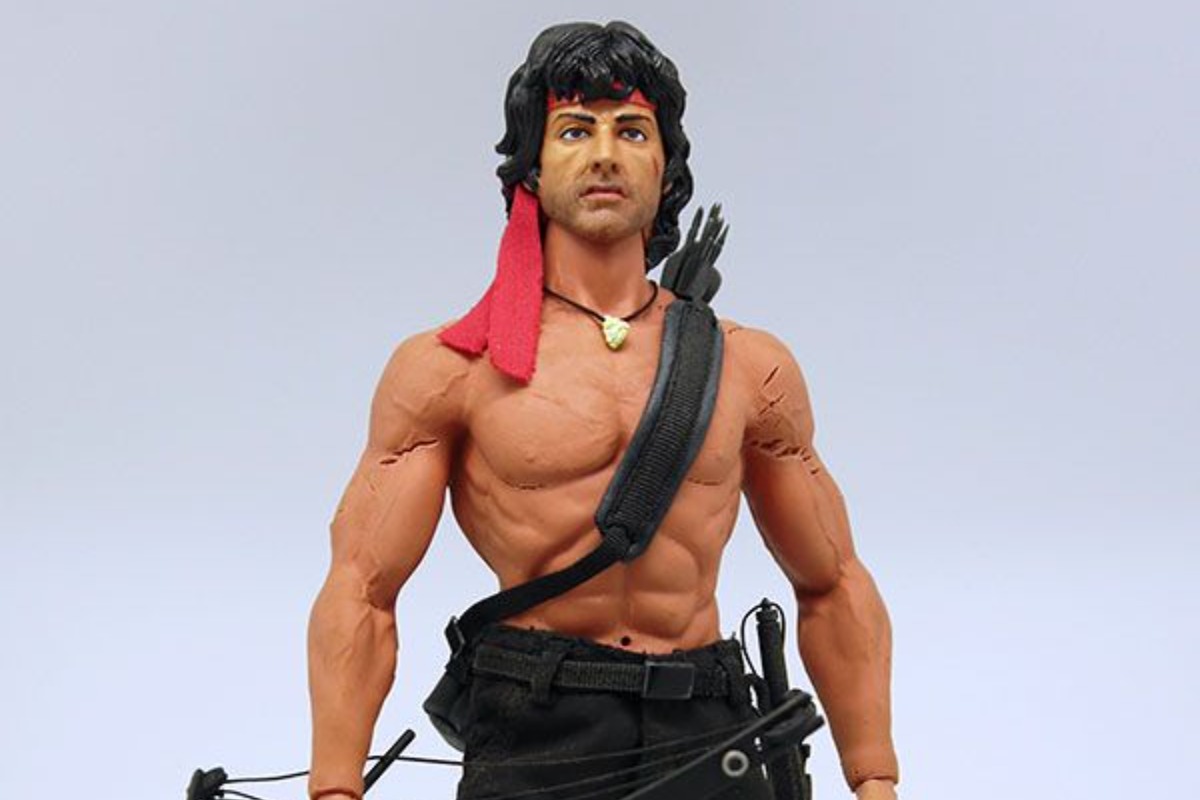 Exército faz compra de bonecos inspirados no filme Rambo