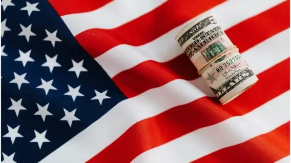 Dólar hoje 15/03/2021: moeda inicia semana em alta e fecha em R$ 5,64