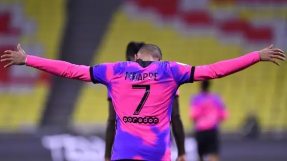 Com volta de Neymar, PSG bate Lyon e assume a liderança no Francês