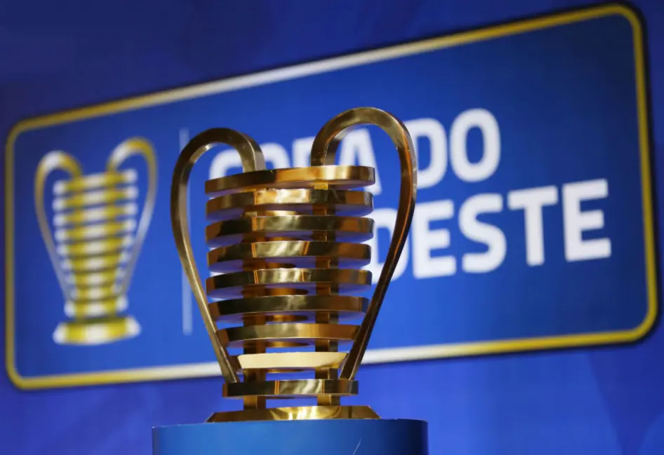 Taça da Lampions League é semelhantes ao da Champions