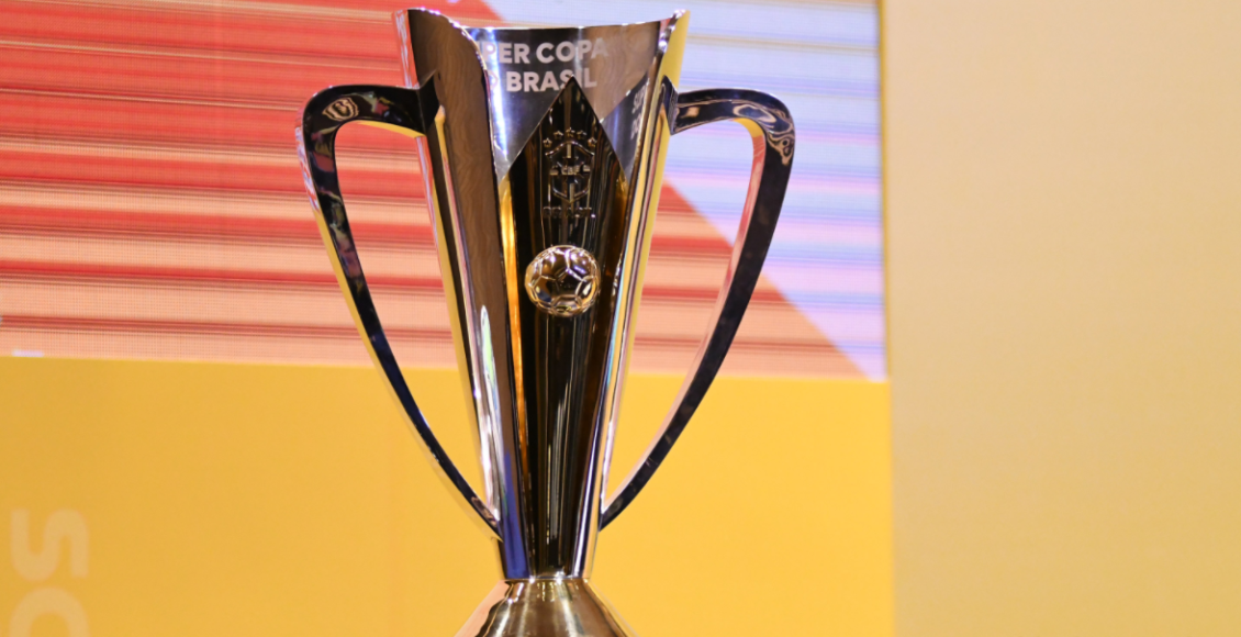 Taça de campeão da Supercopa do Brasil