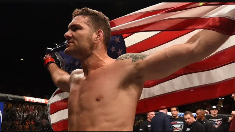 Chris Weidman fratura a perna no UFC 261; veja o vídeo