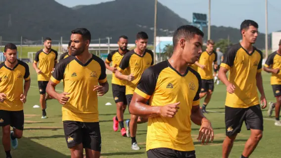 Criciúma e Ponte Preta hoje 8/4: onde assistir e horário da Copa do Brasil