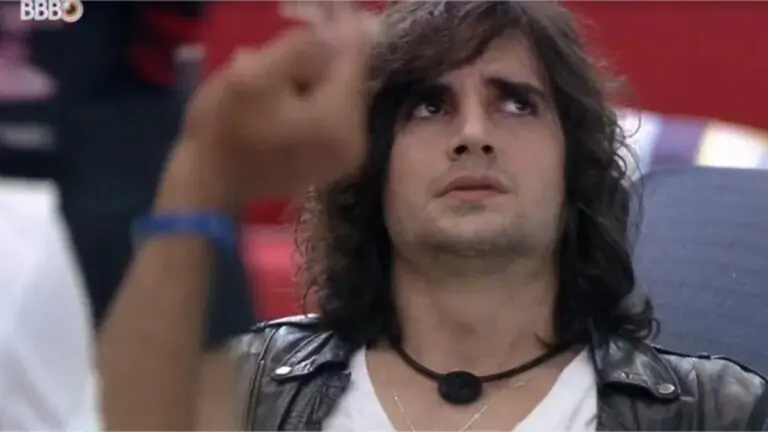 BBB21: Fiuk pede companhia até a cozinha: “Medo do Arthur”