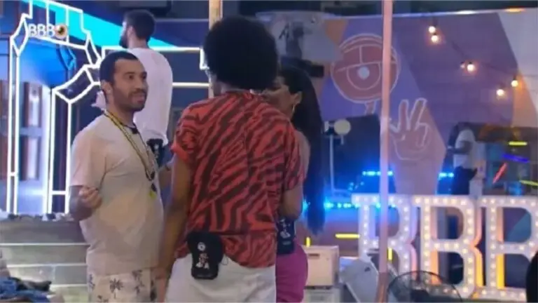 BBB21: Gilberto faz revelação picante durante festa