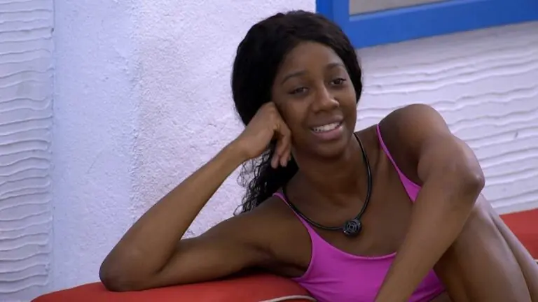 BBB21: Camilla de Lucas diz que dorme para não passar fome na Xepa