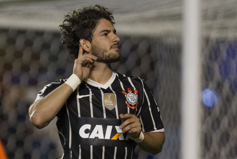 Se tem um atacante que o torcedor corintiano não sente falta, este atleta é Alexandre Pato