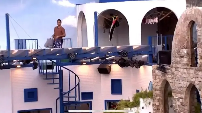 BBB21: produção quebra protocolo e mostra laje do BBB