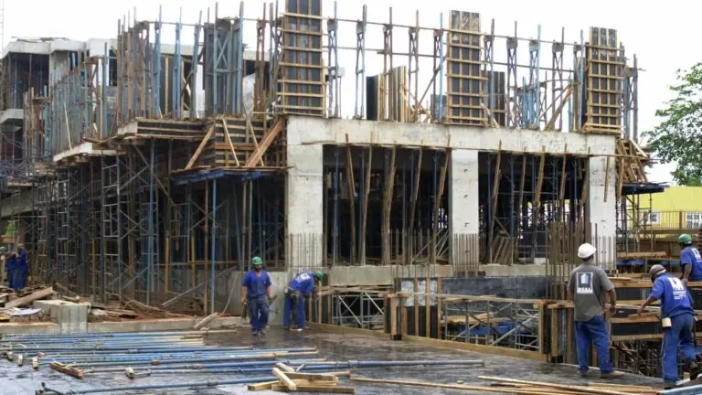 Custo da construção civil desacelera alta em abril