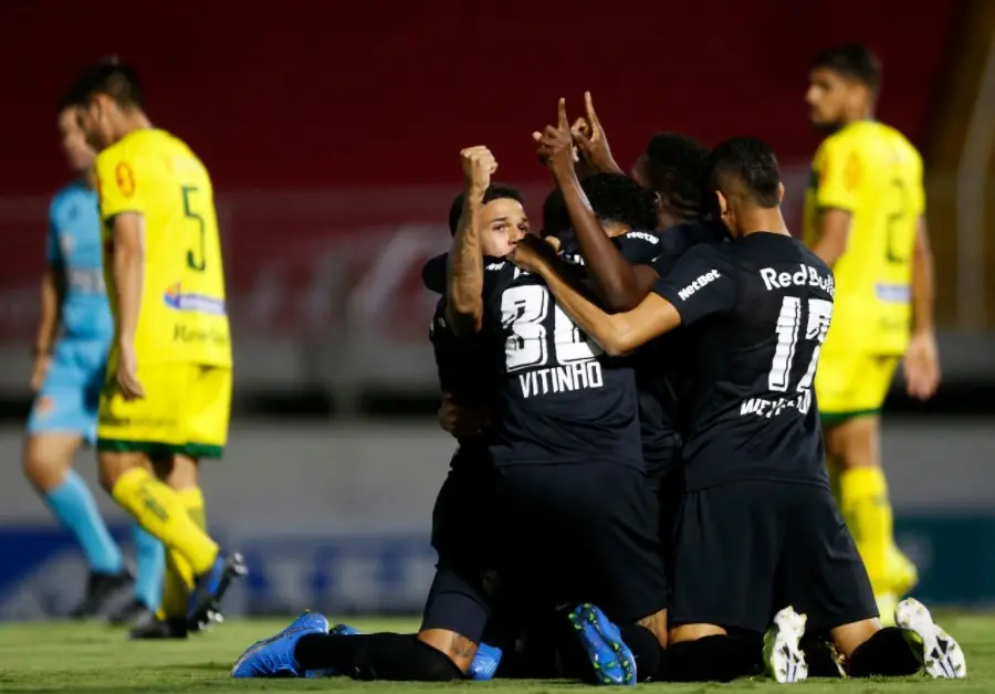 RB Bragantino é o primeiro brasileiro a entrar em campo nas quartas de final