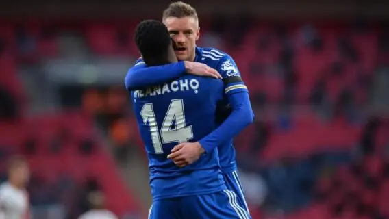 Leicester x West Bromwich: onde assistir, horário e escalações (22/04)