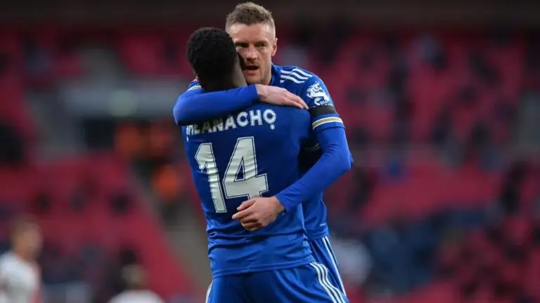 Leicester x West Bromwich: onde assistir, horário e escalações (22/04)