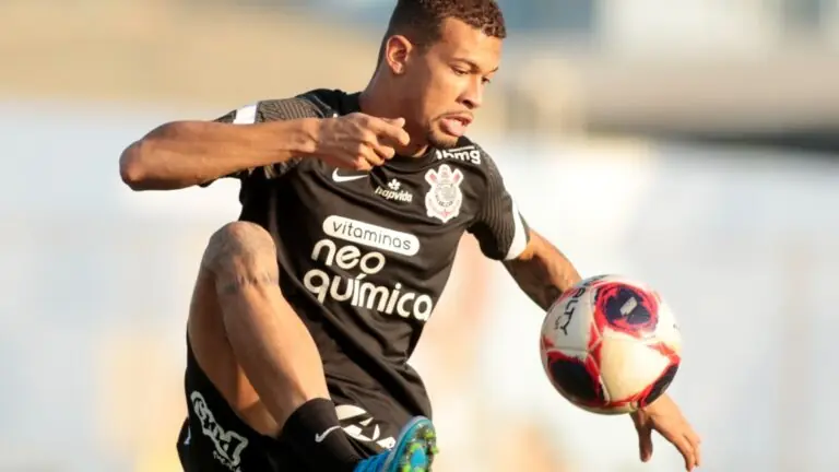 Jogos de hoje na TV: onde assistir as partidas deste domingo (25/04/2021)