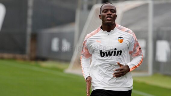 Após ser alvo de racismo, Diakhaby, do Valencia, fala pela primeira vez