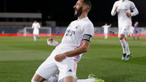Benzema deve renovar com o Real Madrid até 2023, diz jornal