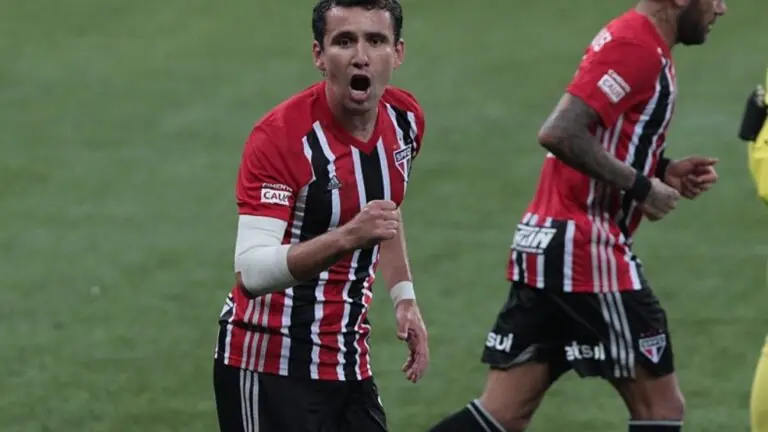 Veja os melhores memes da vitória do São Paulo no clássico paulista