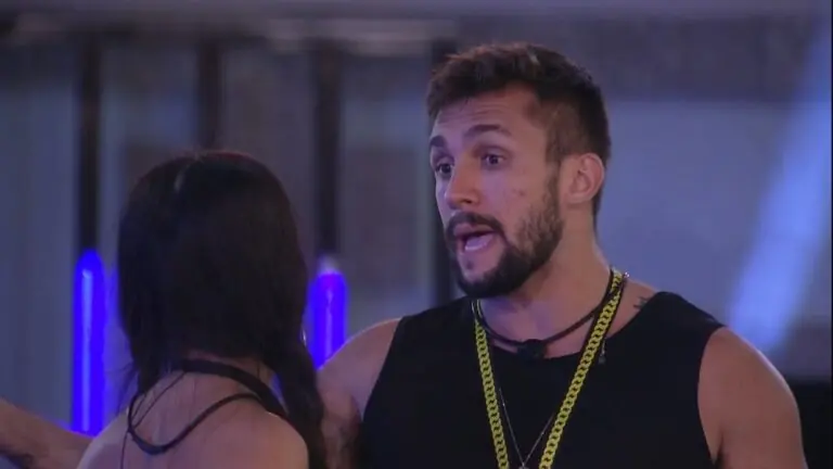 BBB21: Arthur fica ‘pistola’ com músicas da produção em festa