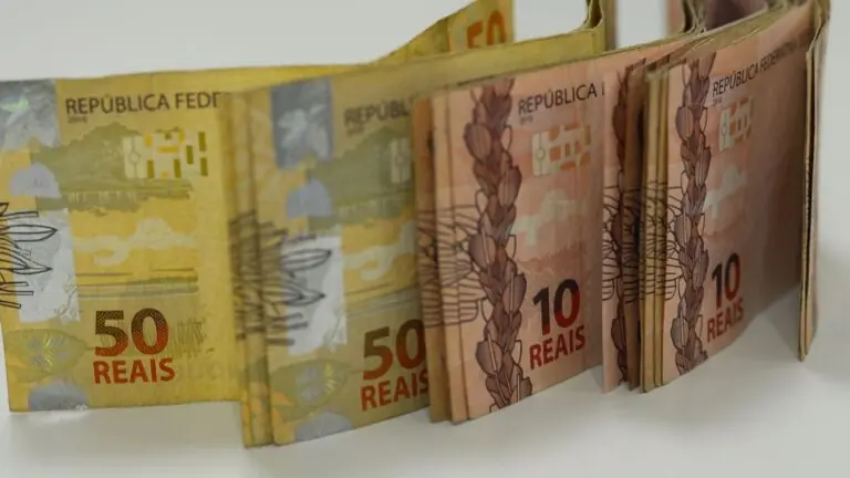 Título atrelado à inflação ou ao juro, qual rende mais?