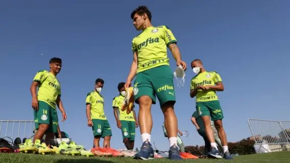 Jogos de hoje na TV: confira as partidas de futebol desta quarta (21/04)