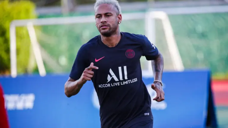 Neymar vive temporada com pior média de gols no PSG