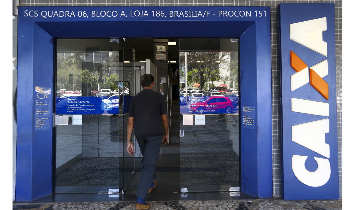 Funcionamento da Caixa em SP; saque do auxílio já está disponível?