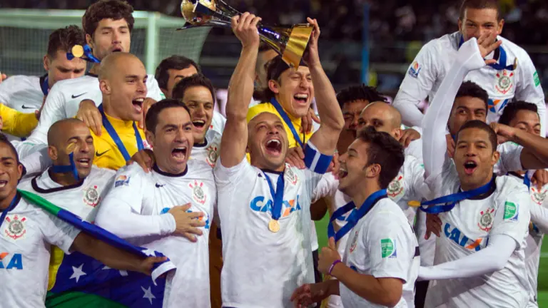 Camisas do Corinthians: 7 uniformes históricos do Timão