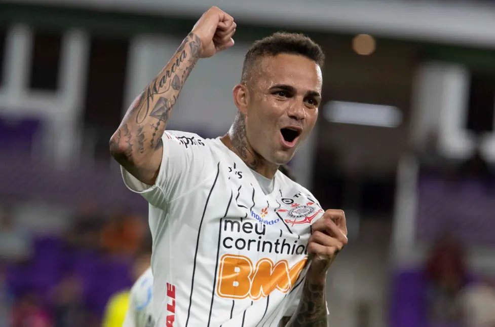 Luan ainda atua pelo Corinthians, mas é considerado uma das piores contratações do clube