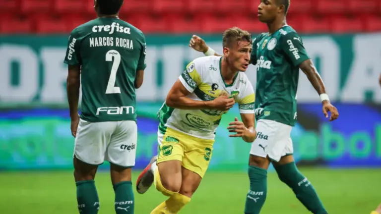 Confira os memes da derrota do Palmeiras para o Defensa y Justicia