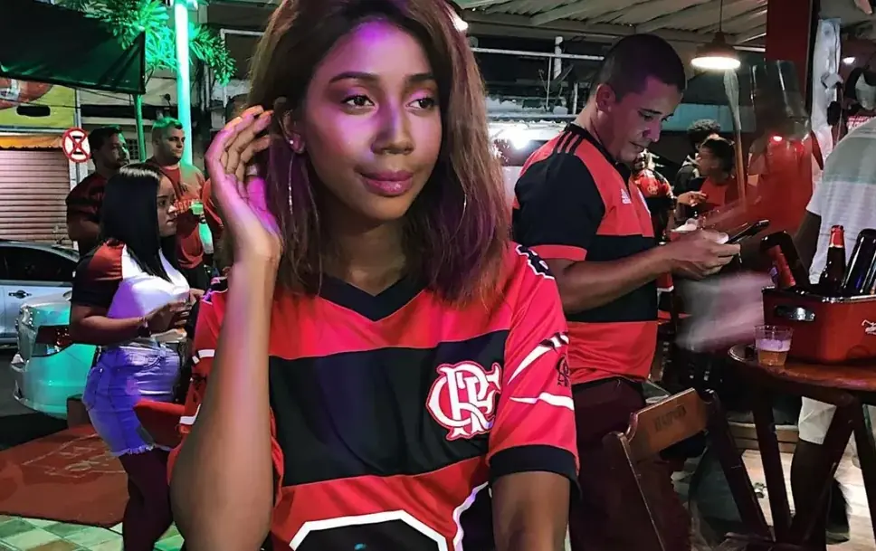Participante do BBB21, Camilla de Lucas torce para o time do Flamengo
