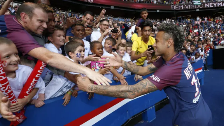 Quanto o PSG pagou por Neymar na contratação em 2017?