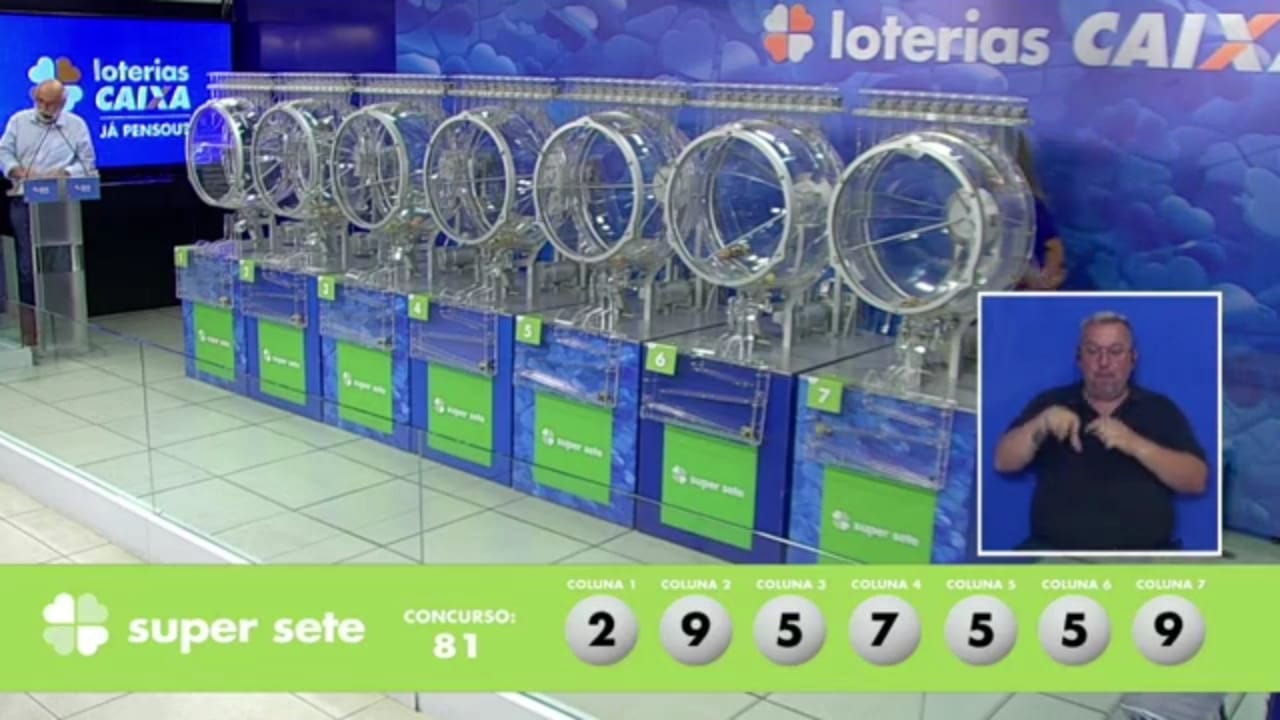 A imagem mostra o sorteio do resultado do Super Sete 81