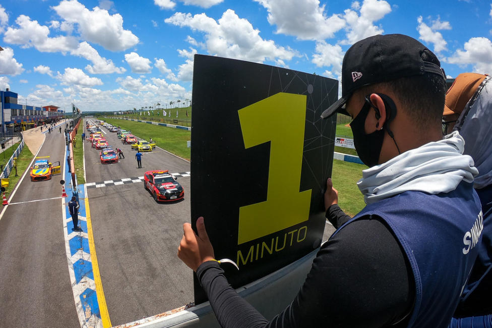 Stock Car: Band faz 1ª transmissão 5G no país; veja o que muda Presença de drone levará imagens exclusivas ao telespectador através da tecnologia 5G