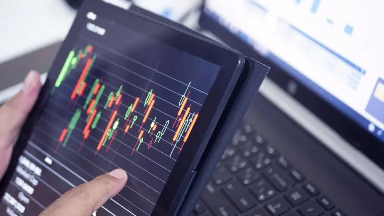 Ibovespa termina o dia em alta ajudado por Wall Street