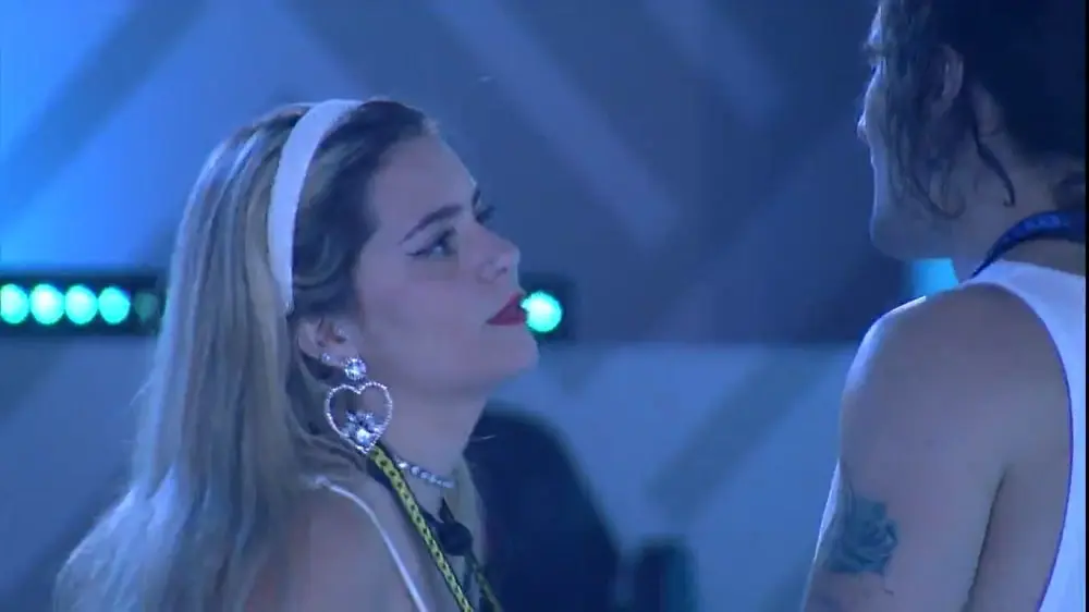 Viih Tube falando sobre paredão do BBB21 com Fiuk