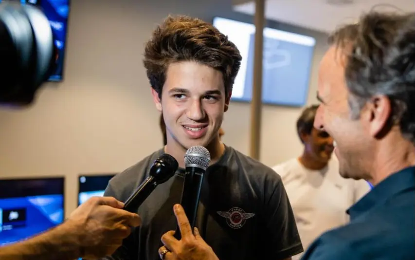 Jovem busca no pai, inspiração para chegar à Fórmula 1