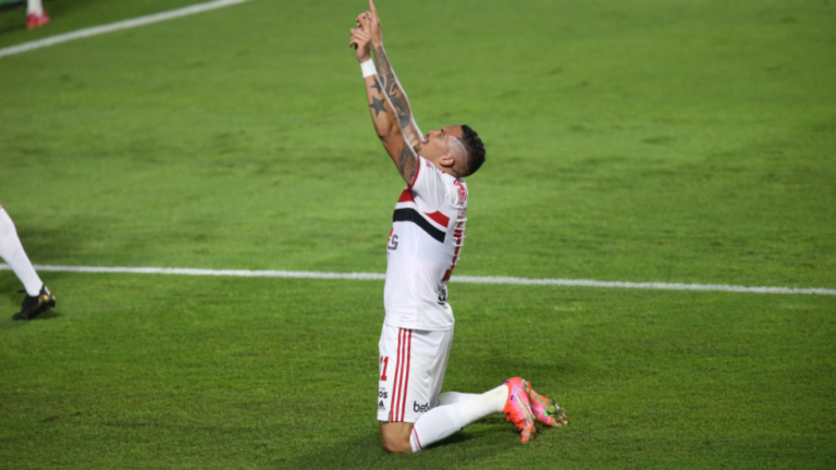 Confira os memes do título do São Paulo contra o Palmeiras no Paulistão