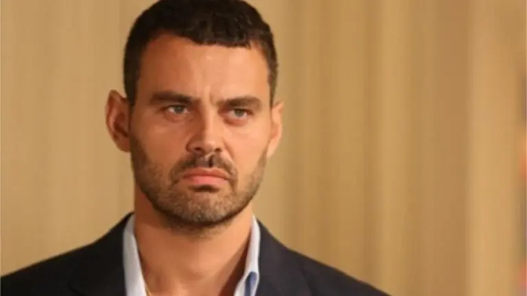 Quem é o pai de Maurílio na novela Império?