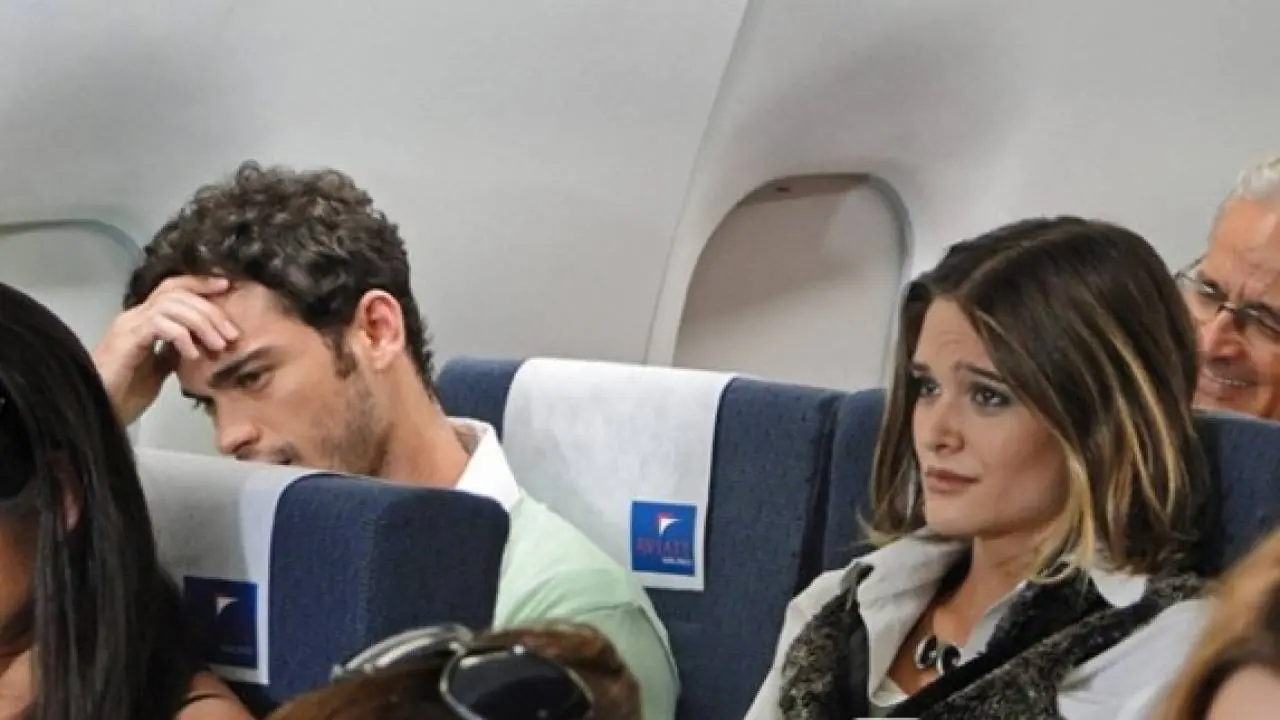 com quem valquíria fica no final da novela tititi