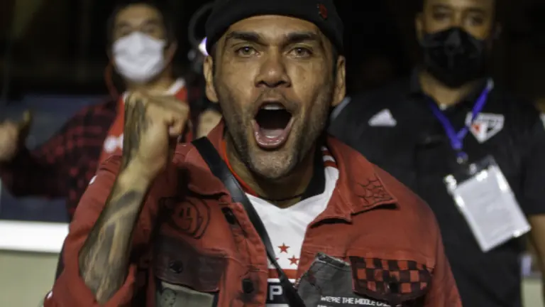 Conheça todos os 41 títulos da carreira de Daniel Alves