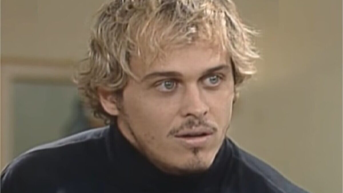 como o alexandre da novela a viagem morre